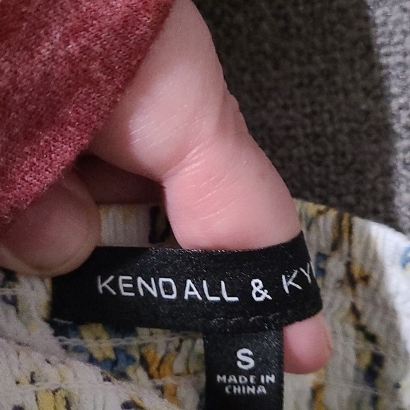 Kendall and Kylie flowery halter top - Picture 4 of 4